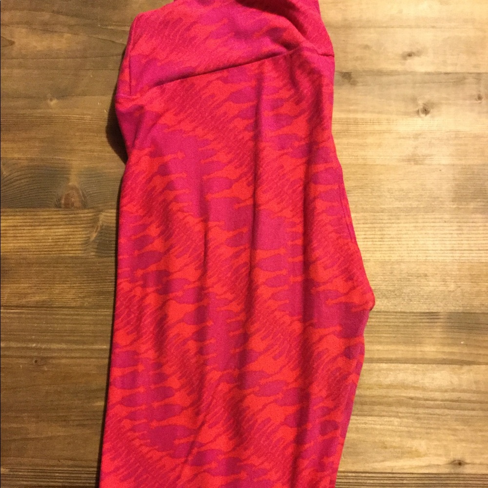 Lularoe giraffe leggings os